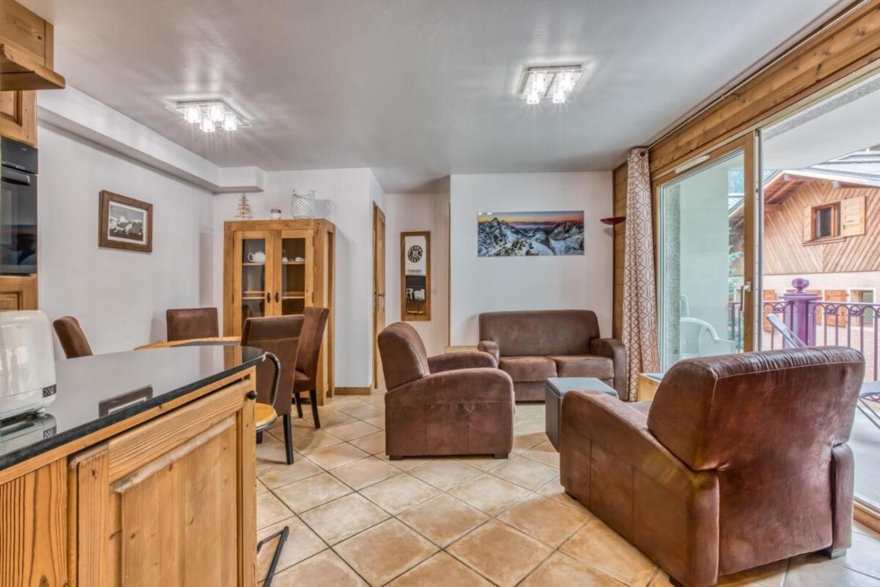 Villa Vallet- Newly Renovated 2 Bedroom Nestled Just Off The Main Street Chamonix Mont Blanc Exterior foto